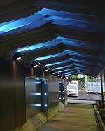 トンネル内青色照明